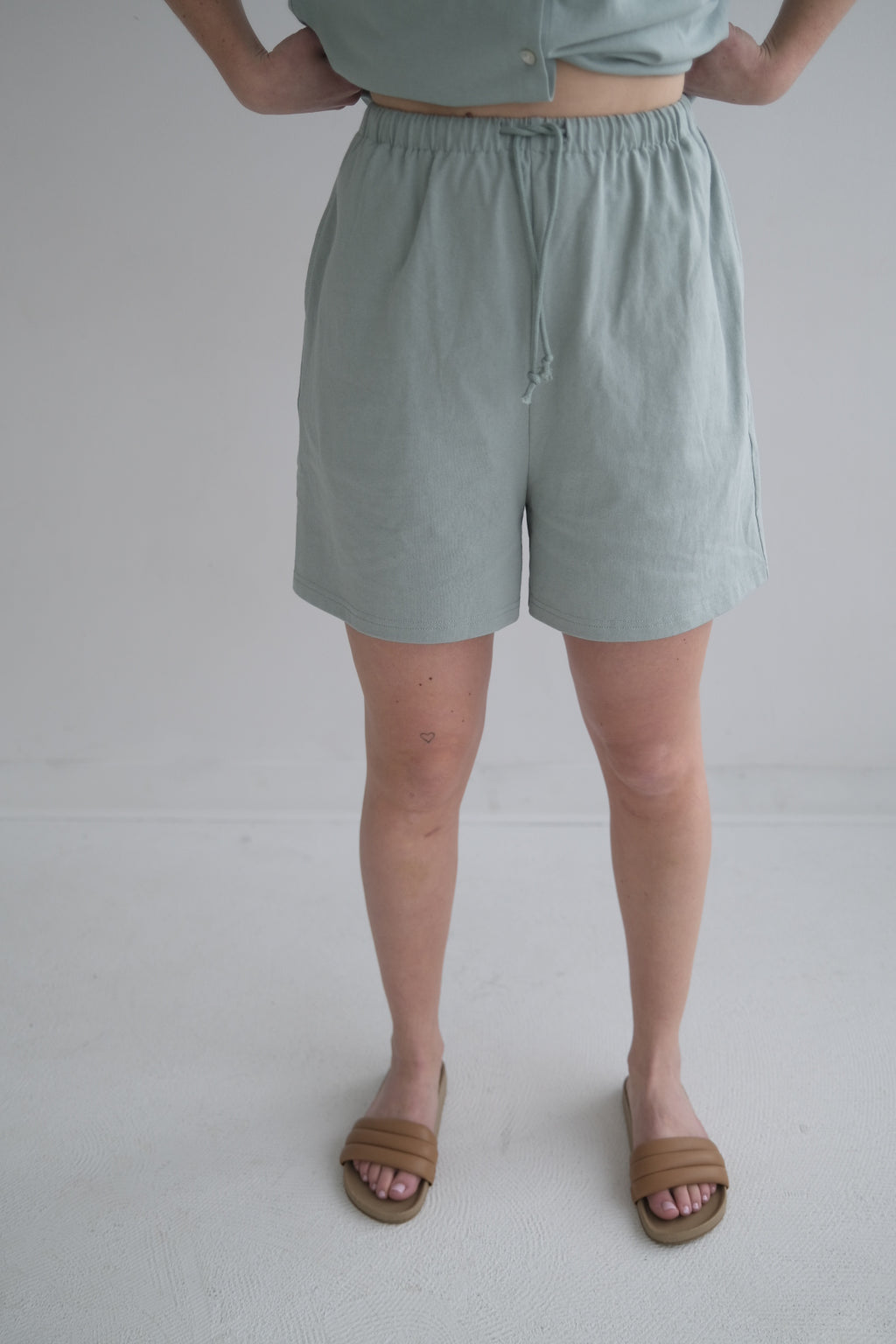 Amar Coral Shorts